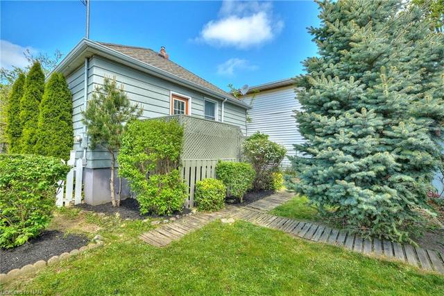 56 Parkview Road, House detached with 4 bedrooms, 2 bathrooms and 2 parking in St. Catharines ON | Image 24