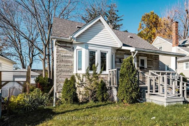 6023 Franklin Ave, House detached with 5 bedrooms, 3 bathrooms and 3 parking in Niagara Falls ON | Image 1