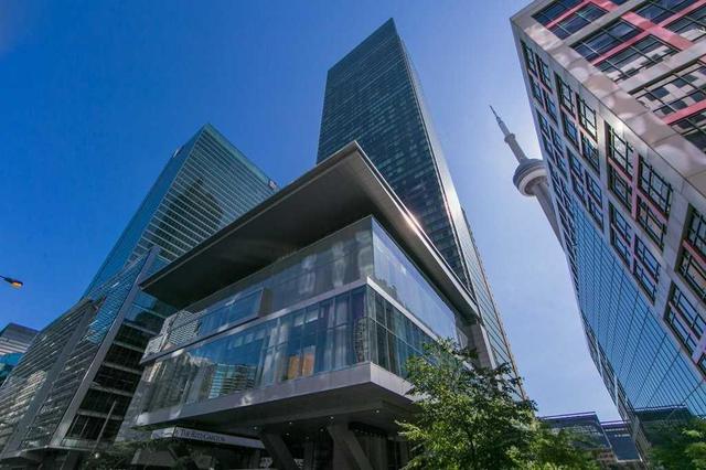 2806 - 183 Wellington St W, Condo with 2 bedrooms, 3 bathrooms and 2 parking in Toronto ON | Image 1