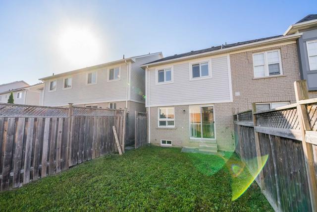 104 Kirkland Pl, House attached with 3 bedrooms, 3 bathrooms and 3 parking in Whitby ON | Image 27