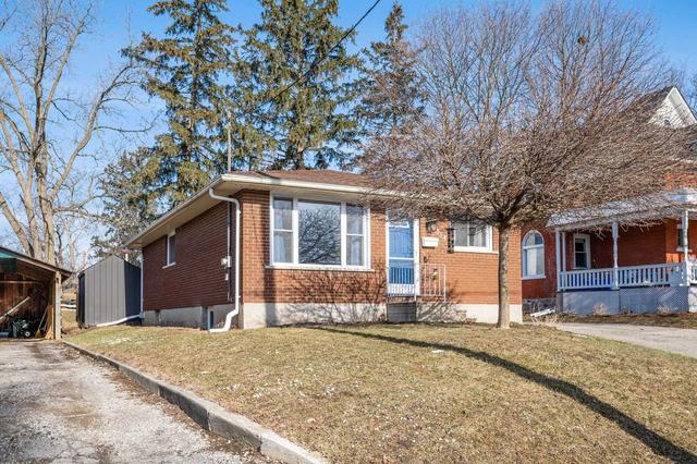 314 Lowther St N, House detached with 3 bedrooms, 2 bathrooms and 3 parking in Cambridge ON | Image 12