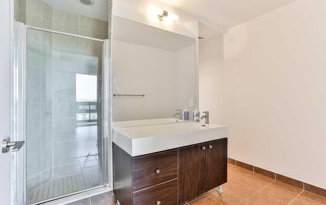 Lph 21 - 35 Brian Peck Cres, Condo with 2 bedrooms, 2 bathrooms and 1 parking in Toronto ON | Image 21