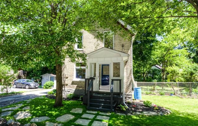 179 Queen St N, House detached with 2 bedrooms, 2 bathrooms and 3 parking in Kitchener ON | Image 1
