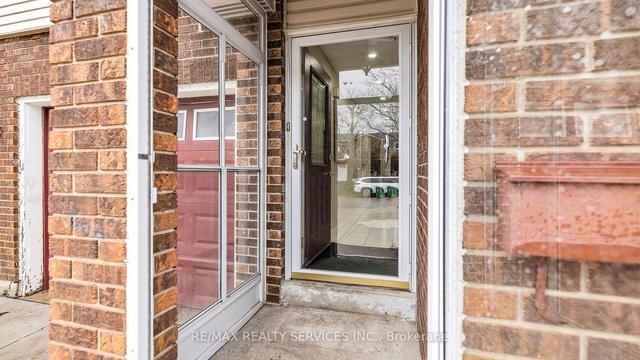 52 Pluto Dr, House detached with 3 bedrooms, 2 bathrooms and 5 parking in Brampton ON | Image 34