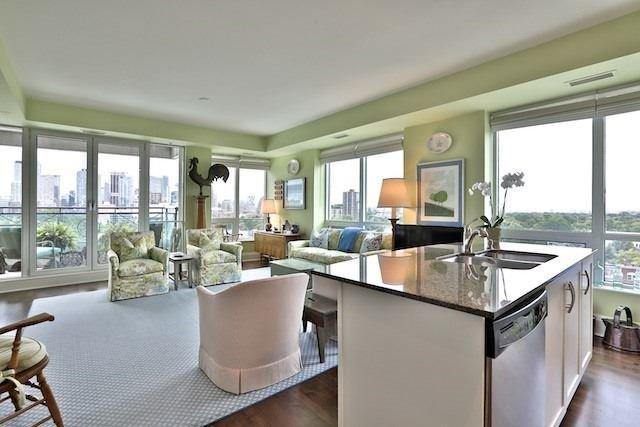 811 - 25 Scrivener Sq, Condo with 2 bedrooms, 3 bathrooms and 2 parking in Toronto ON | Image 7