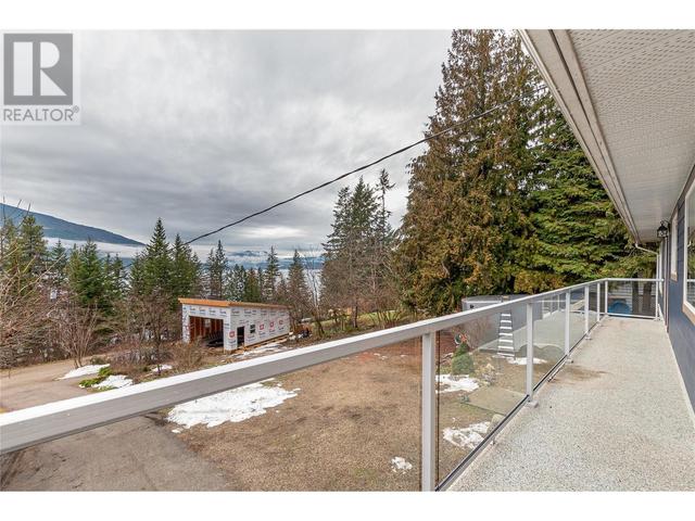 5167 Sunnybrae Canoe Point Road, House detached with 4 bedrooms, 2 bathrooms and 6 parking in Columbia Shuswap C BC | Image 6