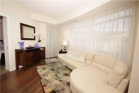 518 - 135 Village Green Sq, Condo with 2 bedrooms, 2 bathrooms and 1 parking in Toronto ON | Image 3