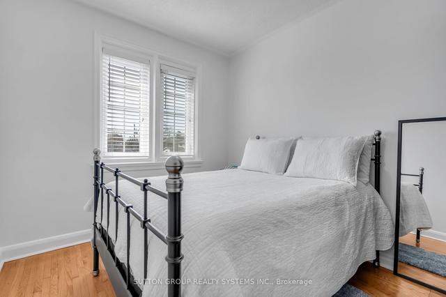17 Arthur St, House semidetached with 3 bedrooms, 2 bathrooms and 3 parking in Toronto ON | Image 19