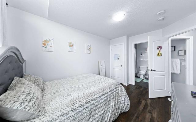 831 Cook Cres, House attached with 3 bedrooms, 4 bathrooms and 2 parking in Shelburne ON | Image 16