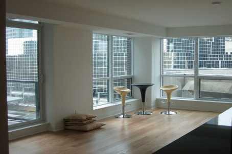 905 - 38 The Esplanade Ave, Condo with 2 bedrooms, 2 bathrooms and 1 parking in Toronto ON | Image 2