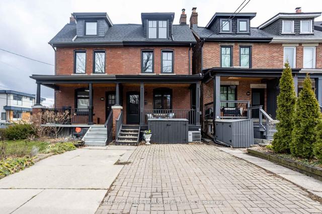 251 Wychwood Ave, House semidetached with 4 bedrooms, 2 bathrooms and 1 parking in Toronto ON | Image 1