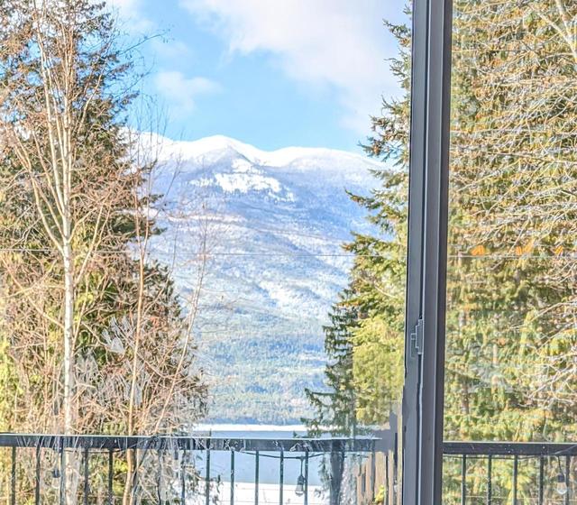 525 Bayview Road, House detached with 2 bedrooms, 1 bathrooms and null parking in Central Kootenay K BC | Image 11