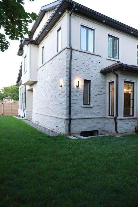 574 Weir Ave, House detached with 4 bedrooms, 5 bathrooms and 8 parking in Oakville ON | Image 26