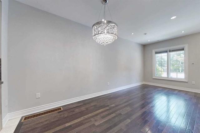2150 Bayview Ave, Townhouse with 3 bedrooms, 3 bathrooms and 2 parking in Toronto ON | Image 37
