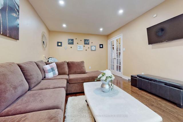 34 Sifford Crt, House detached with 4 bedrooms, 5 bathrooms and 6 parking in Brampton ON | Image 34