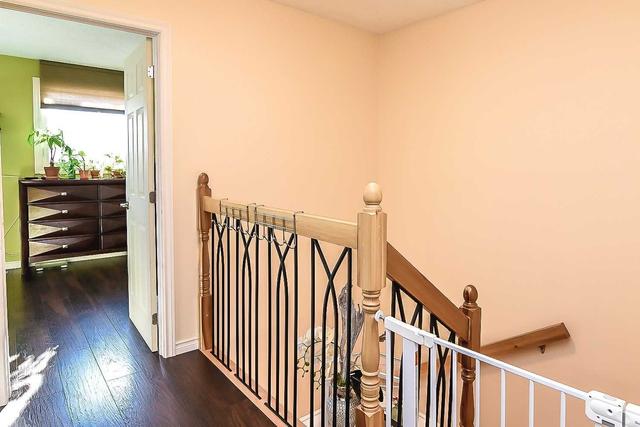 52 Mcmurchy Ave S, House semidetached with 3 bedrooms, 2 bathrooms and 6 parking in Brampton ON | Image 9