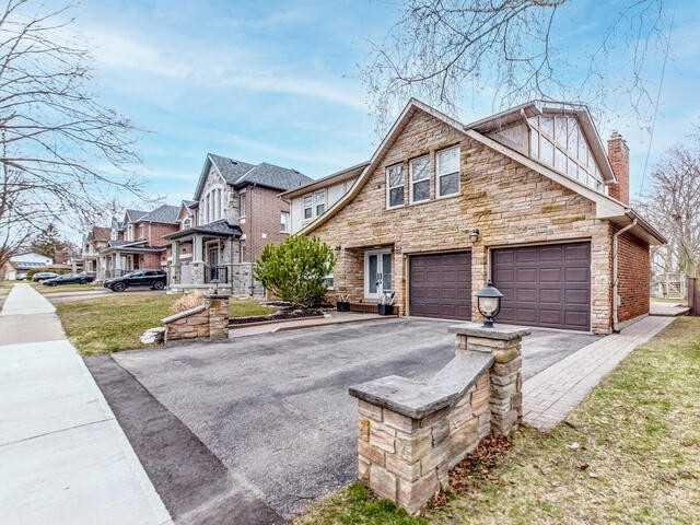 25 Acheson Blvd, House detached with 4 bedrooms, 4 bathrooms and 4 parking in Toronto ON | Image 12
