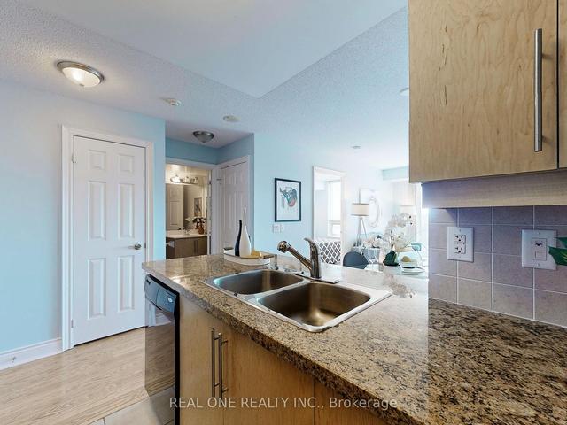 528 - 25 Greenview Ave, Condo with 2 bedrooms, 2 bathrooms and 1 parking in Toronto ON | Image 4