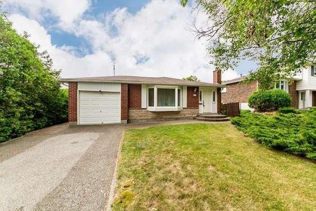 133 Clover Ridge Dr E, House detached with 3 bedrooms, 2 bathrooms and 2 parking in Ajax ON | Image 1