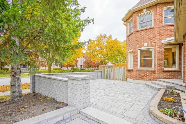 2 Pagehurst Crt, House detached with 4 bedrooms, 5 bathrooms and 8 parking in Richmond Hill ON | Image 12