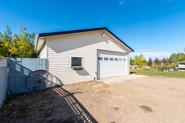 5301 50 Street, House detached with 5 bedrooms, 3 bathrooms and 3 parking in Vermilion River County AB | Image 9