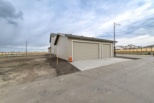8726 128 Avenue, House detached with 3 bedrooms, 2 bathrooms and 8 parking in Grande Prairie AB | Image 37