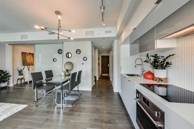 701 - 185 Roehampton Ave, Condo with 2 bedrooms, 3 bathrooms and 1 parking in Toronto ON | Image 4