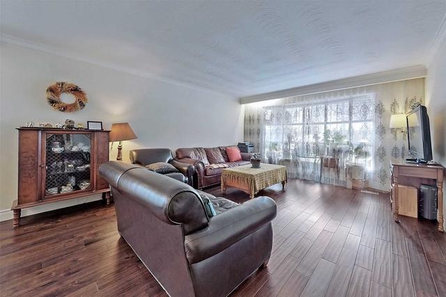 26 Denrock Dr, House detached with 4 bedrooms, 3 bathrooms and 6 parking in Toronto ON | Image 35