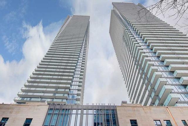 605 - 1080 Bay St, Condo with 1 bedrooms, 1 bathrooms and 0 parking in Toronto ON | Image 1