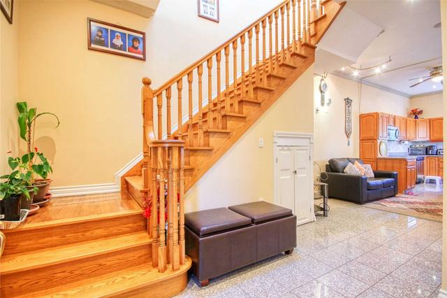 238 Holborne Ave, House detached with 4 bedrooms, 3 bathrooms and 1 parking in Toronto ON | Image 11