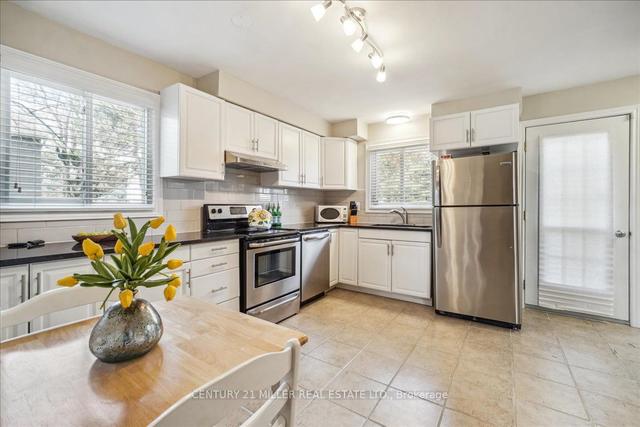 153 Fife Rd, House detached with 3 bedrooms, 3 bathrooms and 6 parking in Guelph ON | Image 3