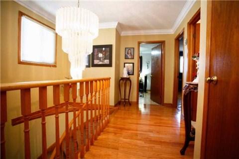 124 Malta Ave, House detached with 3 bedrooms, 4 bathrooms and 2 parking in Brampton ON | Image 9