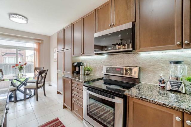 5499 Fudge Terr, House attached with 4 bedrooms, 4 bathrooms and 3 parking in Mississauga ON | Image 5