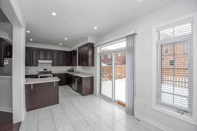 362 Robert Parkinson Dr, House semidetached with 4 bedrooms, 3 bathrooms and 2 parking in Brampton ON | Image 4