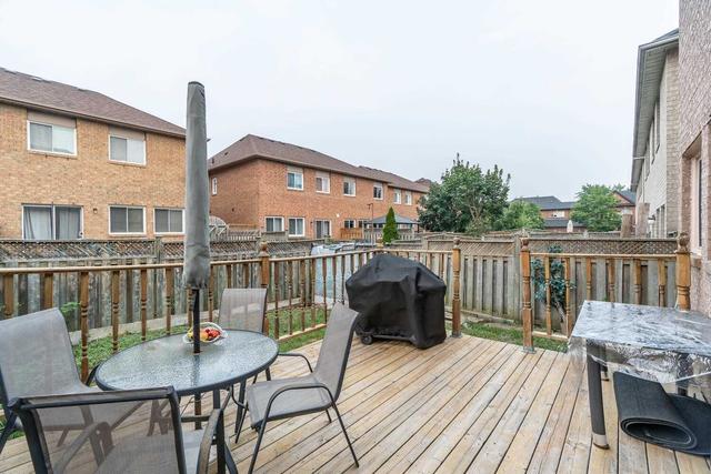 112 Goldenlight Circ, Townhouse with 3 bedrooms, 3 bathrooms and 2 parking in Brampton ON | Image 18