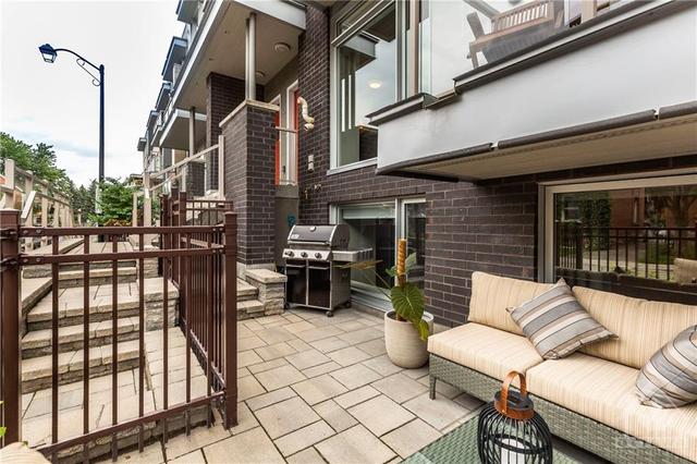 38 Holmwood Avenue, Condo with 2 bedrooms, 3 bathrooms and 1 parking in Ottawa ON | Image 25