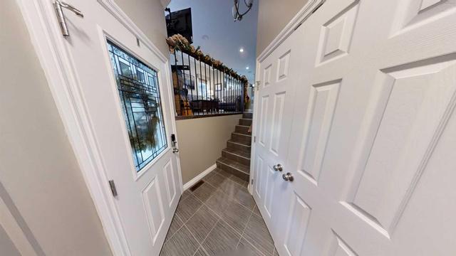 B - 8118 112 Street, House other with 3 bedrooms, 2 bathrooms and null parking in Grande Prairie AB | Image 2