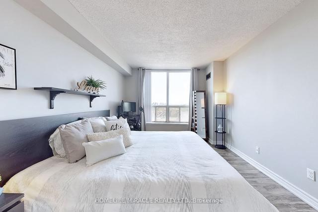 1212 - 400 Mclevin Ave, Condo with 1 bedrooms, 1 bathrooms and 1 parking in Toronto ON | Image 2