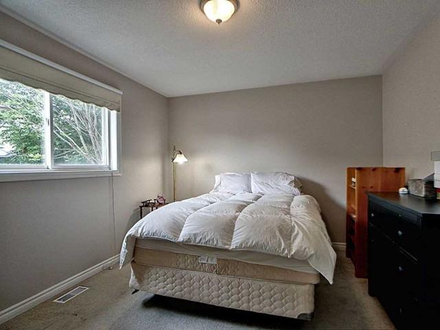 61 Hanmer St, House detached with 3 bedrooms, 2 bathrooms and 4 parking in Barrie ON | Image 19