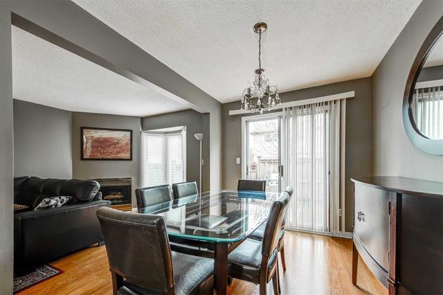 1675 Upper Gage Ave, Townhouse with 3 bedrooms, 2 bathrooms and 2 parking in Hamilton ON | Image 4