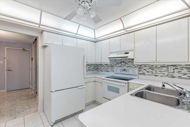 209 - 7300 Yonge St, Condo with 2 bedrooms, 3 bathrooms and 2 parking in Vaughan ON | Image 6