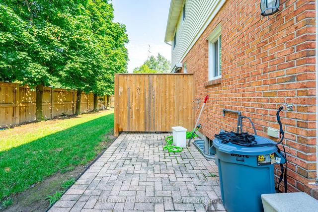 9 - 275 Pelham Rd, Townhouse with 3 bedrooms, 2 bathrooms and 1 parking in St. Catharines ON | Image 33
