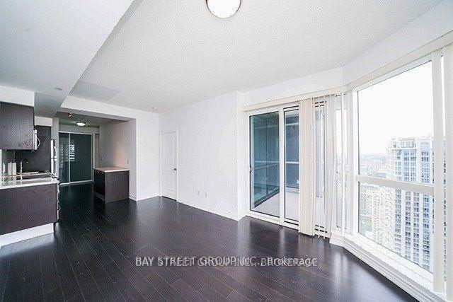 4316 - 386 Yonge St, Condo with 2 bedrooms, 2 bathrooms and 1 parking in Toronto ON | Image 11