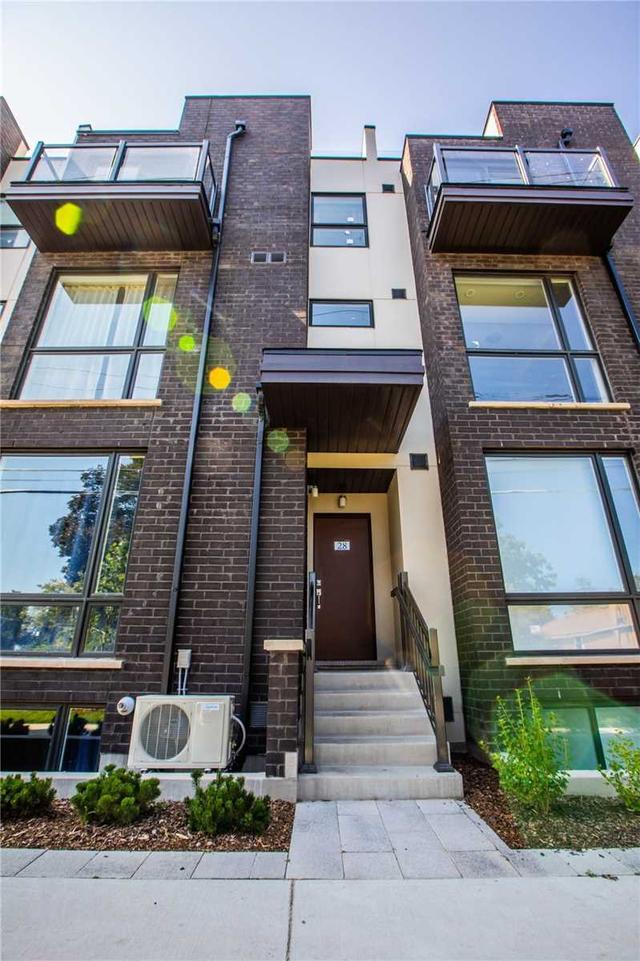 28 - 26 Fieldway Rd, Townhouse with 2 bedrooms, 2 bathrooms and 1 parking in Toronto ON | Image 1