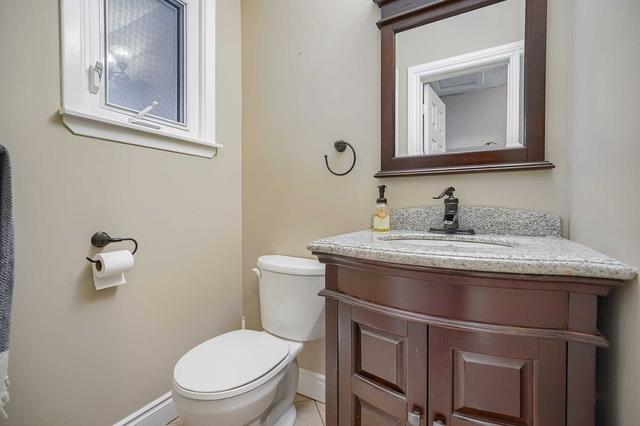 26 Carisbrooke Crt, Townhouse with 3 bedrooms, 3 bathrooms and 2 parking in Brampton ON | Image 10