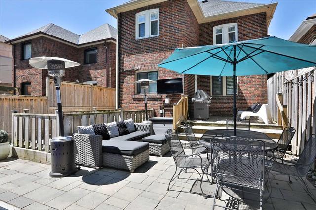 53 Camberwell Rd, House detached with 3 bedrooms, 3 bathrooms and 3 parking in Toronto ON | Image 28