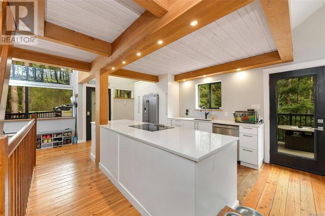 1706 Wooden Rd, House detached with 3 bedrooms, 3 bathrooms and 4 parking in Cowichan Valley B BC | Image 6