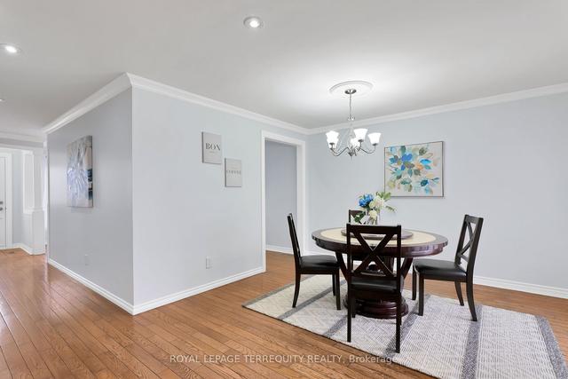 10 San Carmelo Way, Townhouse with 3 bedrooms, 2 bathrooms and 3 parking in Toronto ON | Image 2