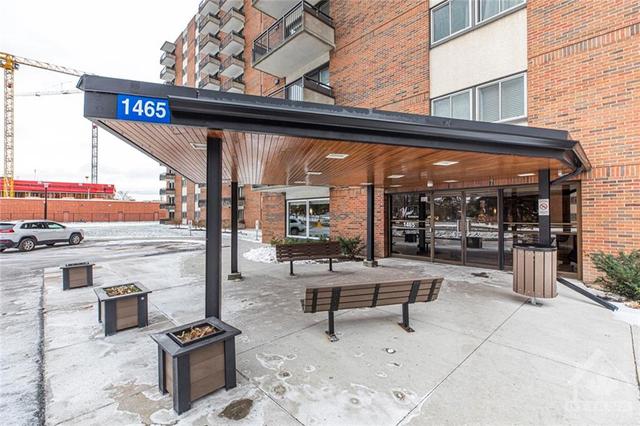111 - 1465 Baseline Road, Condo with 2 bedrooms, 1 bathrooms and 1 parking in Ottawa ON | Image 2