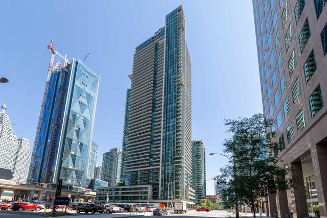 2503 - 33 Bay St, Condo with 2 bedrooms, 2 bathrooms and 1 parking in Toronto ON | Image 20